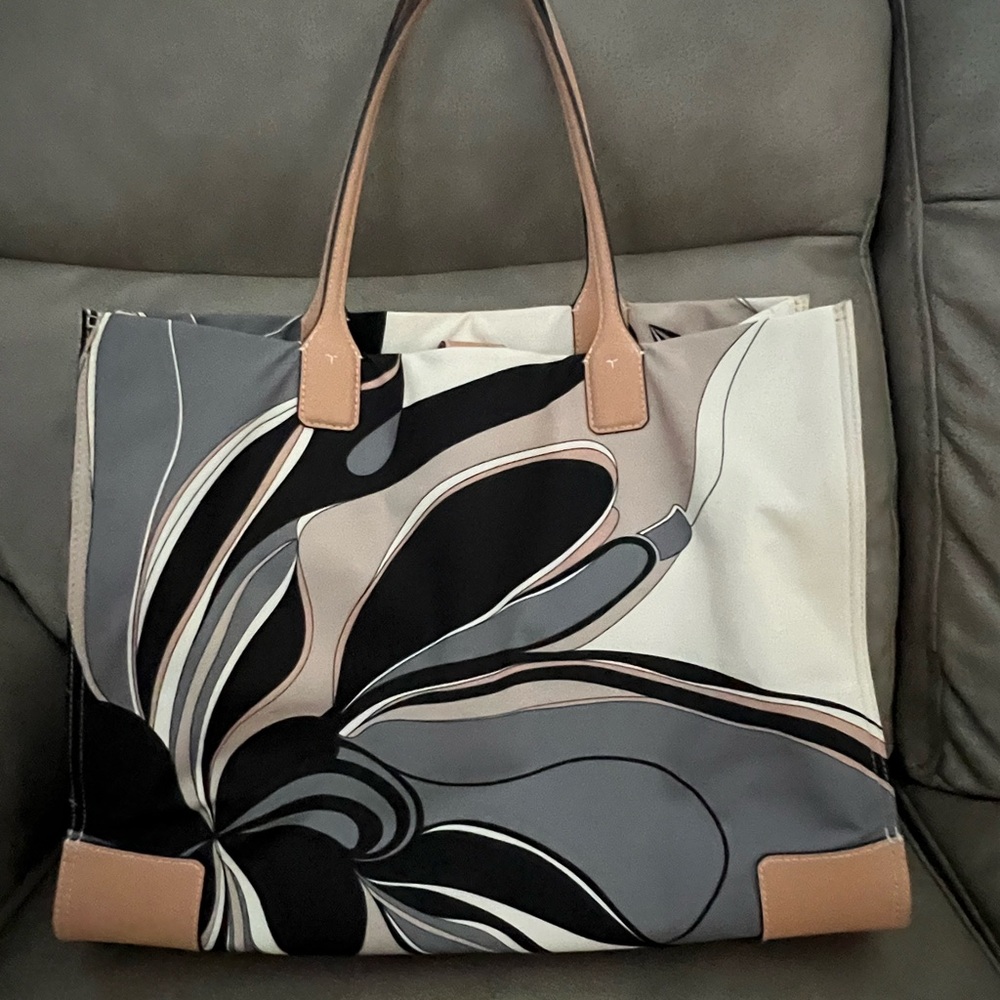 Tory Burch Black and Tan Swirl Tote - Picture 2 of 8